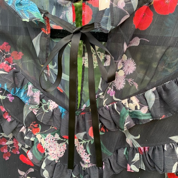 Keepsake Floral Ruffle Blouse with Gold Detail - Picture 6 of 7